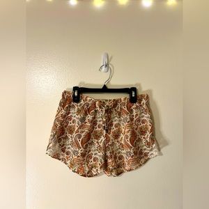 Cute shorts with lace detail
